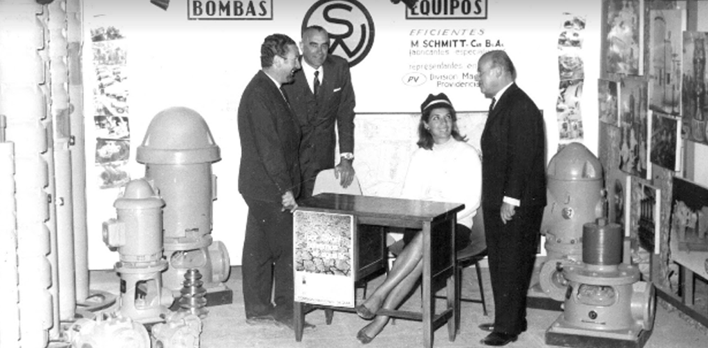 Equipo trabajando en banco de pruebas